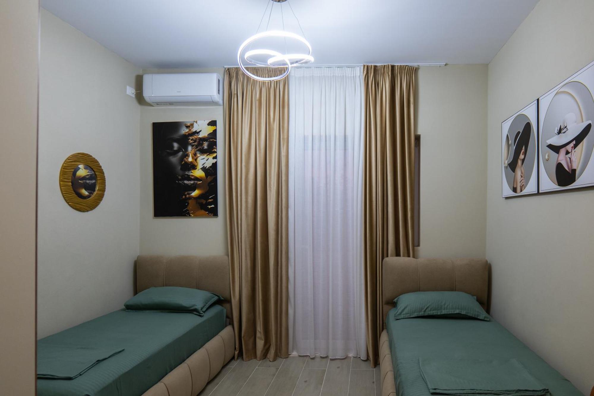 City Center Rooms And Apartments Дуррес Экстерьер фото